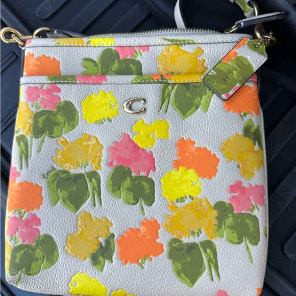 Coach kitt floral crossbody bag - Picture 2 of 5